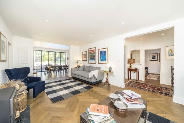 159, Gibsons Hill, London photo 3