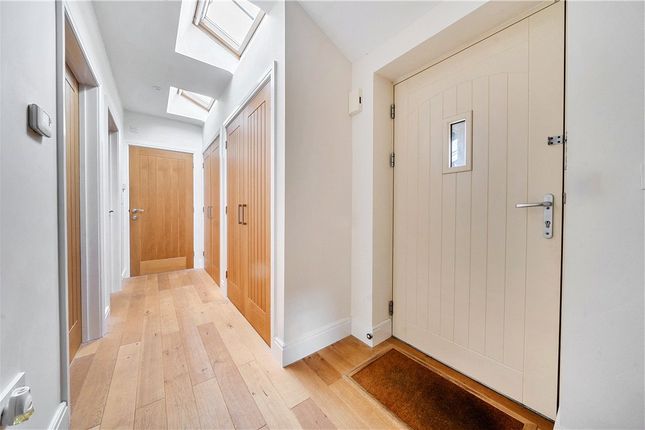 1 The Paddock, Great Woodley Farm,, Woodley Lane, Hampshire photo 4