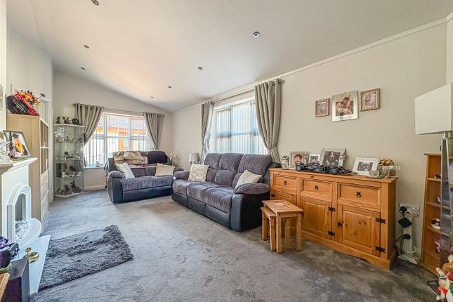 26 Red River Country Park, Kingsmans Farm Road, Hockley photo 3