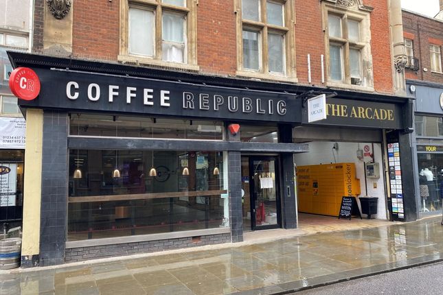 Retail premises to let in 68 High Street, Bedford, Bedfordshire