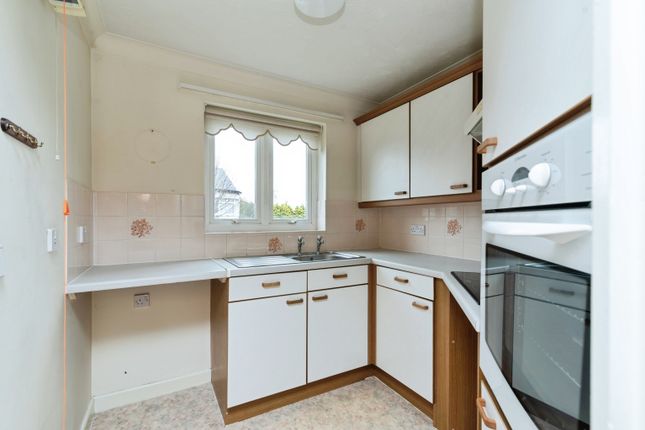 30, Monmouth Court, Newport photo 3