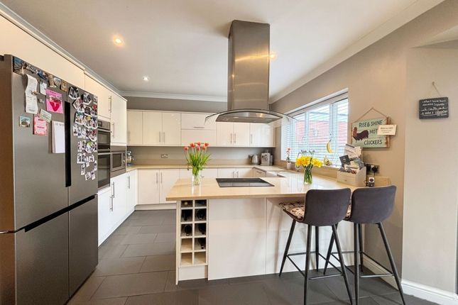 112 Henfold Road, Manchester photo 4