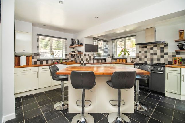 1, Marley Close, Weymouth photo 2