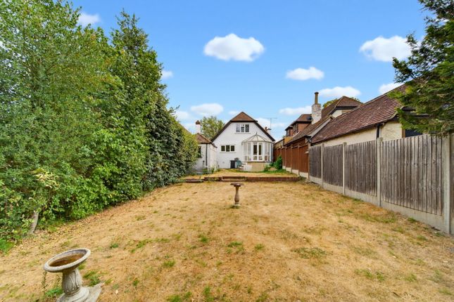 84, Woodlands Avenue, West Byfleet photo 4