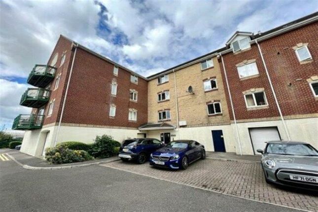 Thumbnail Flat to rent in Pacific Close, Ocean Village, Southampton