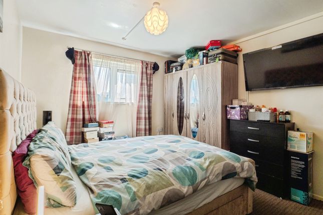 258, Thurcaston Road, Leicester photo 4