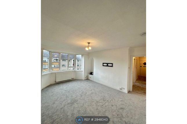 Flat, Castle Court Kings Drive, Glasgow photo 4