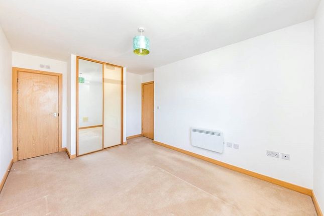 Flat for sale in Walsworth Road, Hitchin, Hertfordshire