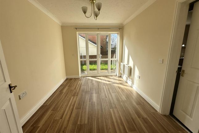 8, Goldfinch Close, Launceston photo 4