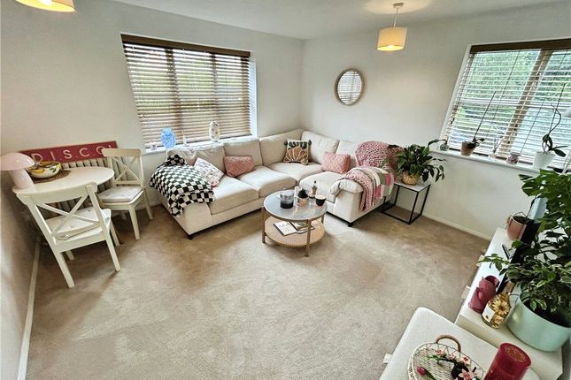 3, Bampton Court, Chandler's Ford photo 2