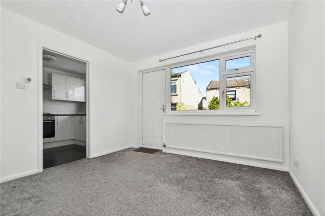 15, Longfield Road, West Yorkshire photo 4