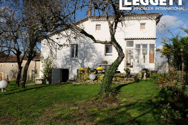 Thumbnail Villa for sale in Saint-Palais-De-Négrignac, Charente-Maritime, Nouvelle-Aquitaine