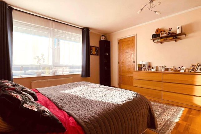 28, Saltram Close, London photo 2