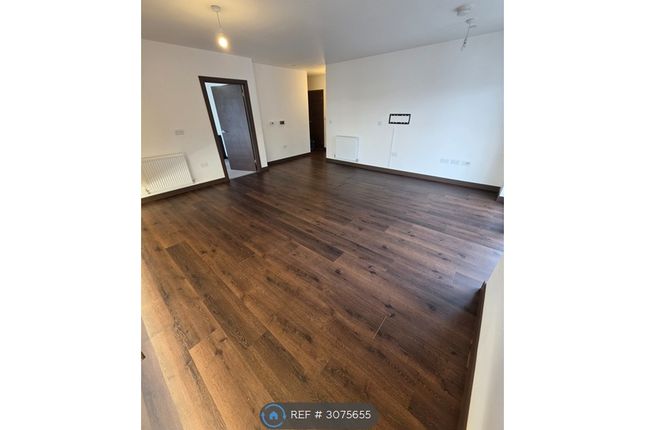 Flat, Powerhouse Lane, Hayes photo 5
