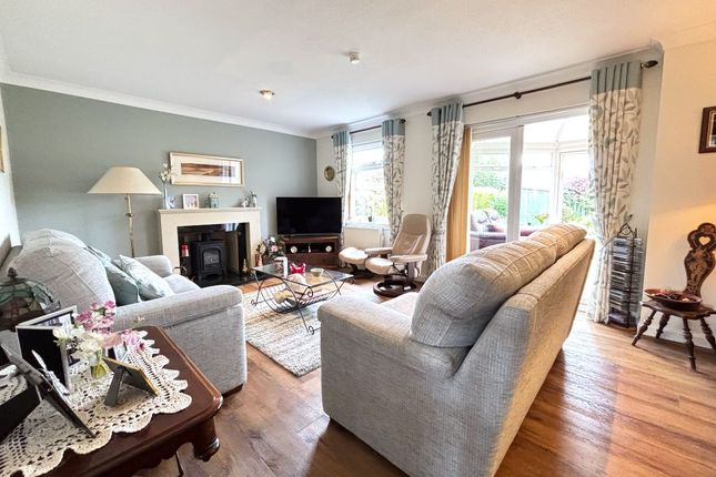 6 Eglingtoun Drive, Dunfermline photo 2