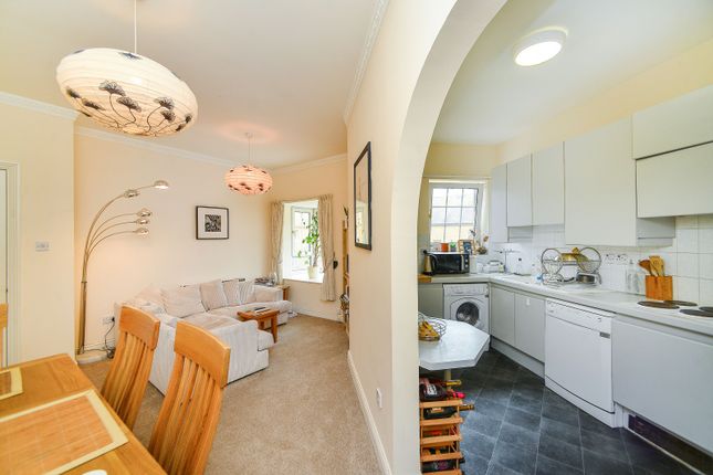 Homes To Let In De Courcel Road Brighton Bn2 Rent Property Thumbnail Flat To Rent In The Octagon Village Square Brighton Marina