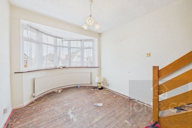 49, Woodland Avenue, Northampton photo 3