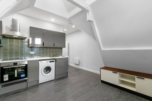 Flat 8, 13, Leeds Road, Halifax photo 2