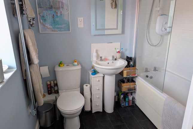 33, Navigation Drive, Arundel photo 4