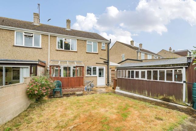 Semi-detached house to rent in Kidlington, Oxfordshire