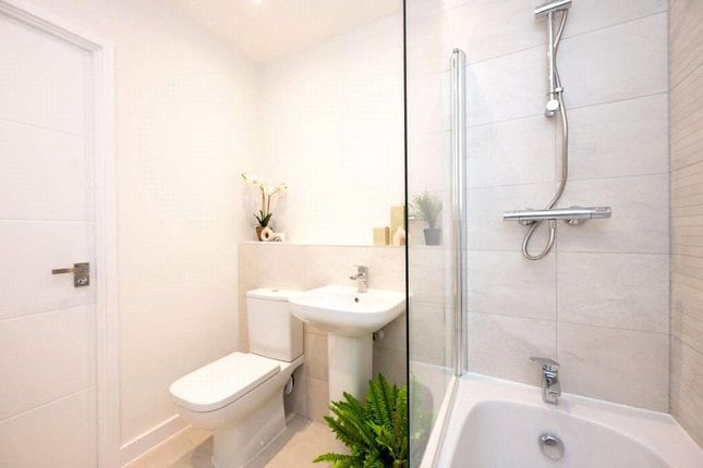 Flat 27, Ashby House,, Elmsleigh Road, Surrey photo 5