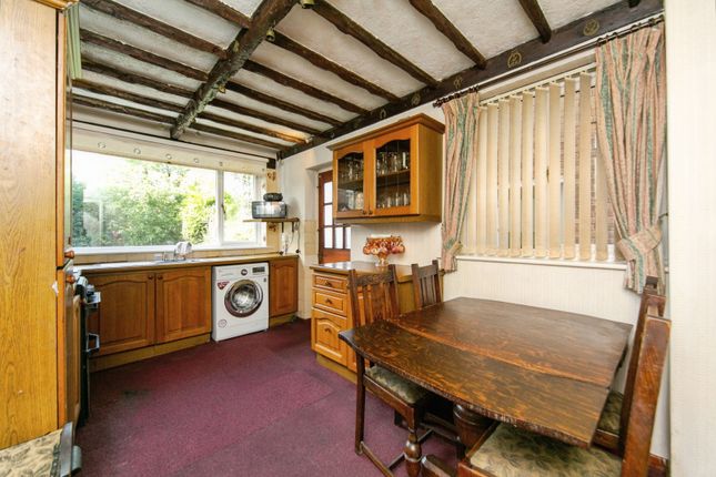 4, Knowsley Close, Merseyside photo 2