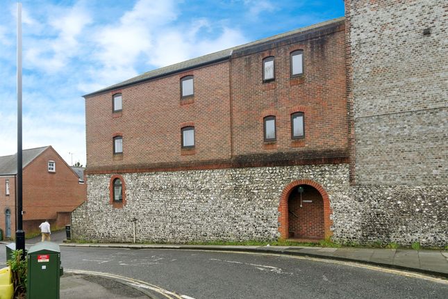 Thumbnail Flat for sale in East Street, Lewes