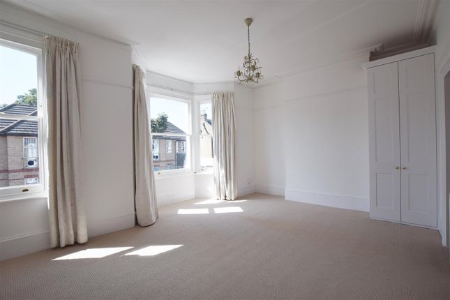12, Solent Road, London photo 4