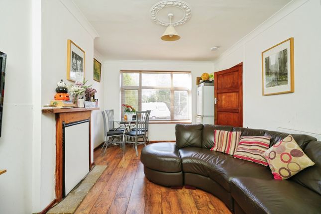Room 1, 75, Long Lane, Oxfordshire photo 2