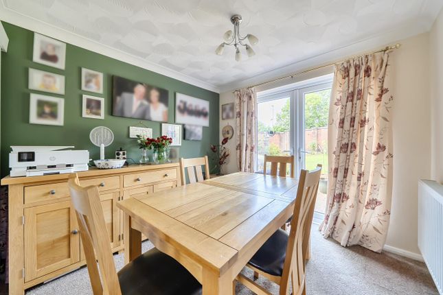 7, Warblington Close, Chandler's Ford photo 4