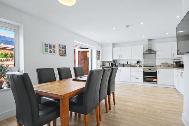 70 Merion Road, Southampton photo 2