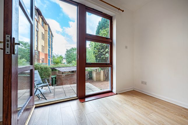 Flat 0/1, 32 St. Ninian Terrace, Glasgow photo 4