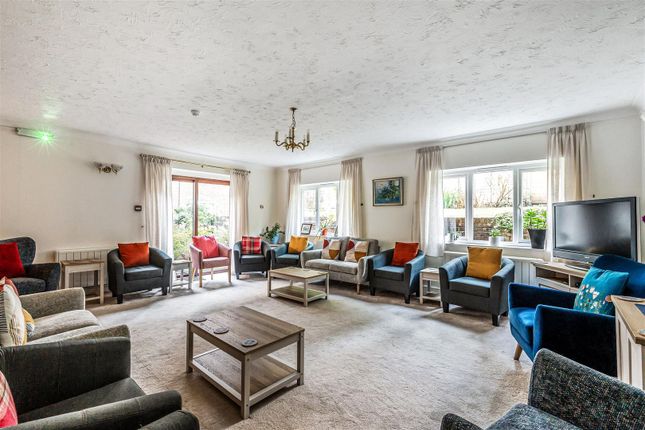 26, Beatrice Lodge, Oxted photo 4