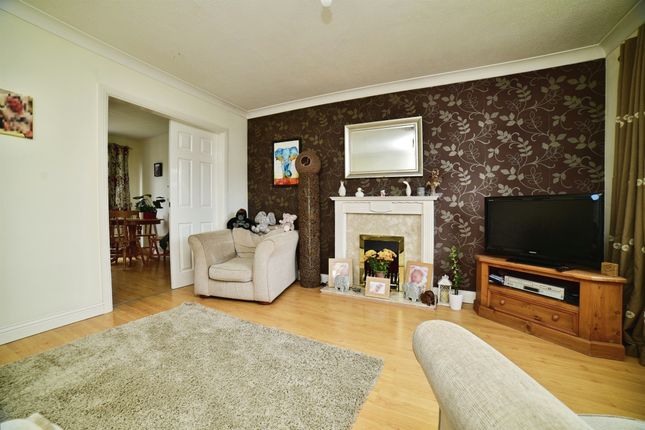 2, Deer Park Way, Beverley photo 4