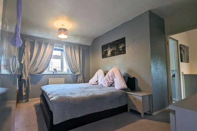 25 West Grange Road, Leeds photo 3