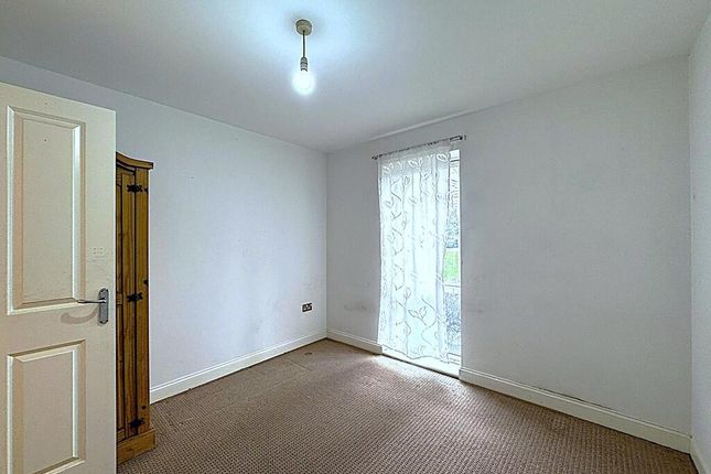 Tristan Court, Wembley photo 4