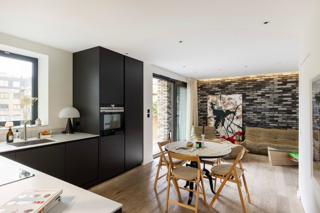 Flat for sale in Mills Court, Shoreditch