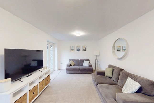 1 Green Mill Close, Bolton photo 2