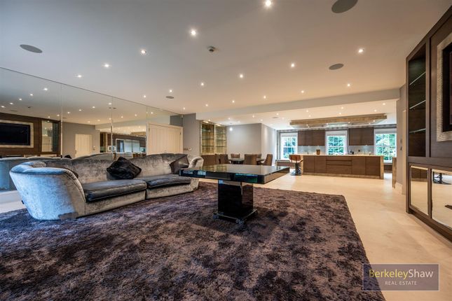 Family Area To Kitchen