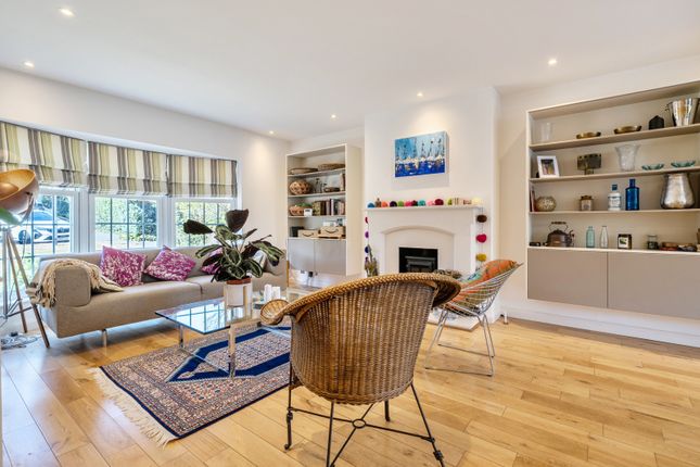 9, Rising Hill Close, Northwood photo 2