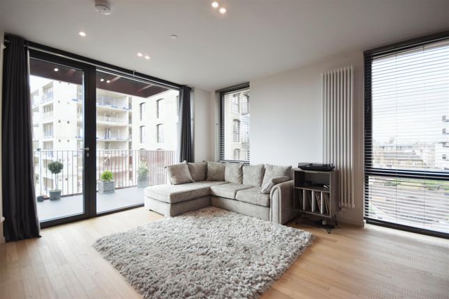 Thumbnail Flat for sale in Brent Way, Brentford
