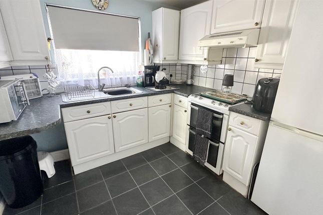 8, Brooklands, Jaywick photo 3