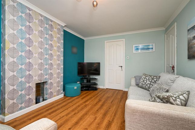 Carmichael Way, Carluke photo 3