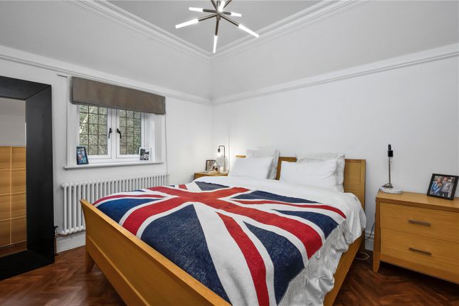 Flat to rent in New Place, London Road, Sunningdale, Ascot