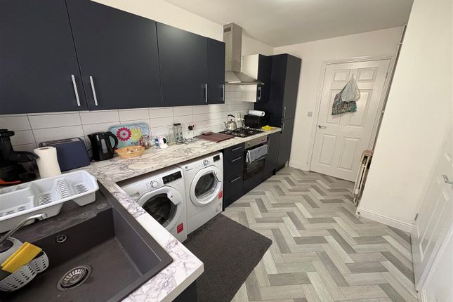 32, Hazelhurst Road, Bradford photo 3