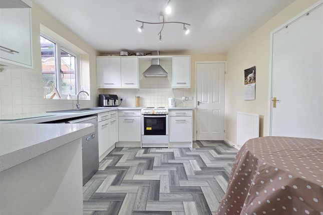 12, Endeavour Place, Stourport-On-Severn photo 3