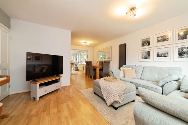 18, Nursery Gardens, Welwyn Garden City photo 2