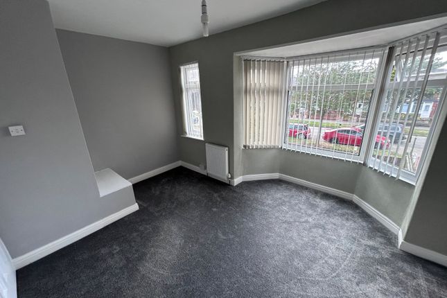 77, County Road South, East Yorkshire photo 4