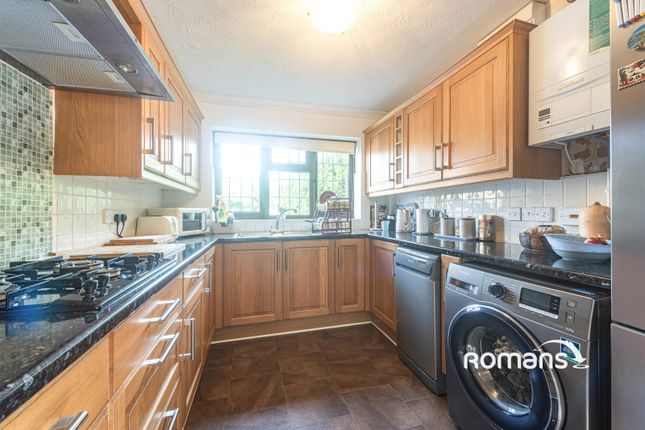12, Tiptree Close, Reading photo 4