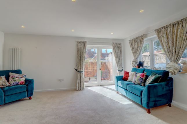1 Sunset Court,, High Street, Buckinghamshire photo 4